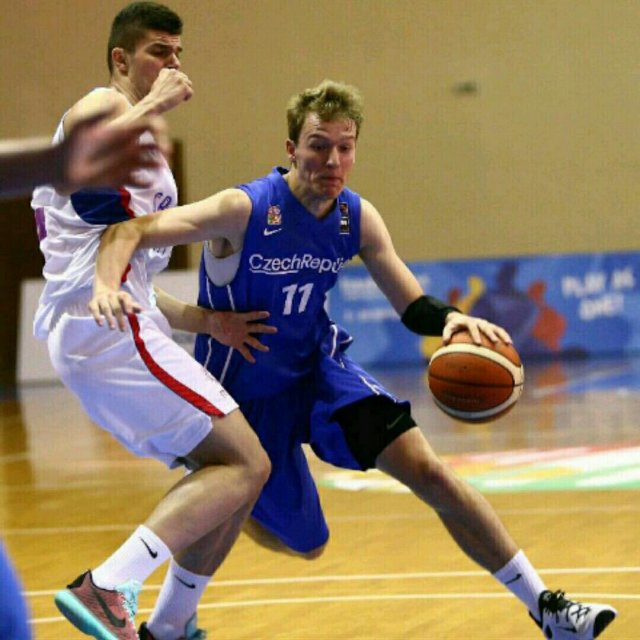Z Lokomotivy až do nejvyšších pater Kooperativy NBL