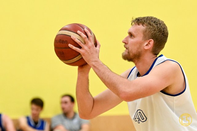 Muži "A" prohrávají v předkole na palubovce Opavy.