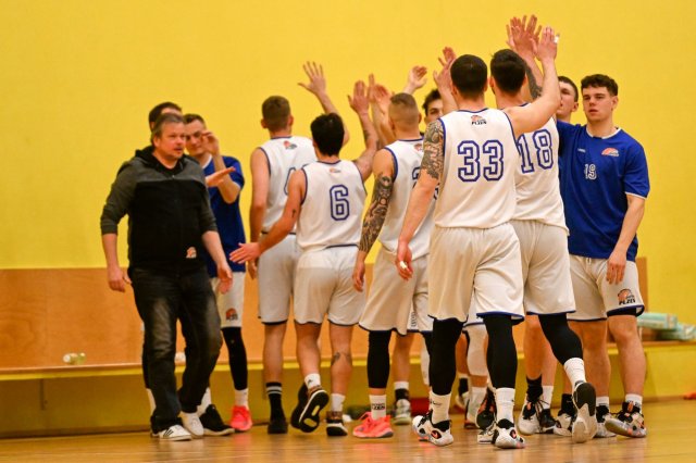 Muži "A" vítězí doma nad rezervou Opavy a čeká je Play Off.