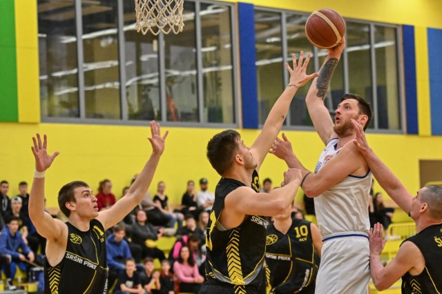 Muži "A" prohrávají v Play Off 0:2 s Pískem.