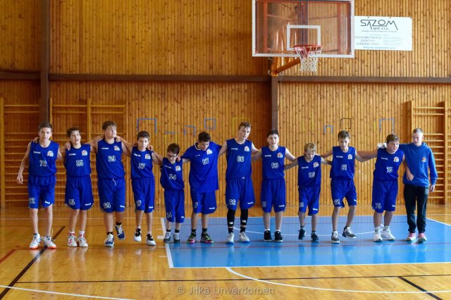 U14 zvládli náročný program s výjimkou ostudného výkonu na úvod